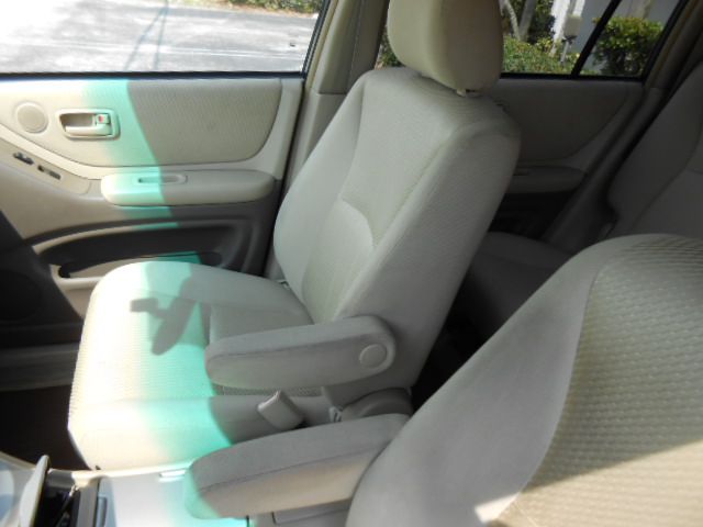 Photo 13 of this TOYOTA HIGHLANDER