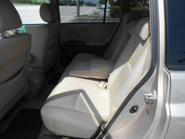 Photo 14 of this TOYOTA HIGHLANDER
