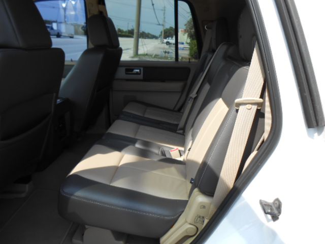 Photo 13 of this FORD EXPEDITION