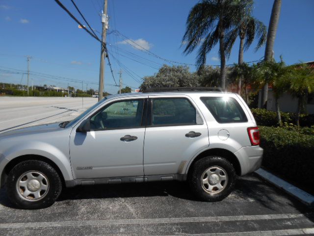 Photo 2 of this FORD ESCAPE