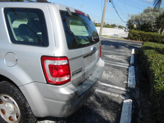 Photo 4 of this FORD ESCAPE