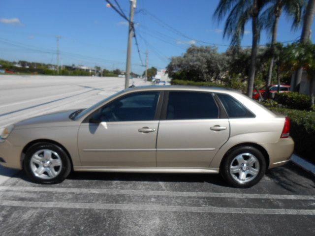 Photo 2 of this CHEVROLET MALIBU