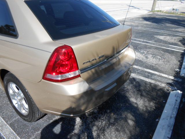 Photo 4 of this CHEVROLET MALIBU
