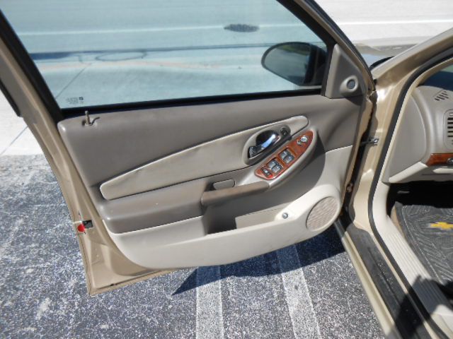 Photo 9 of this CHEVROLET MALIBU