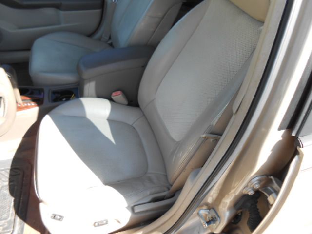 Photo 10 of this CHEVROLET MALIBU