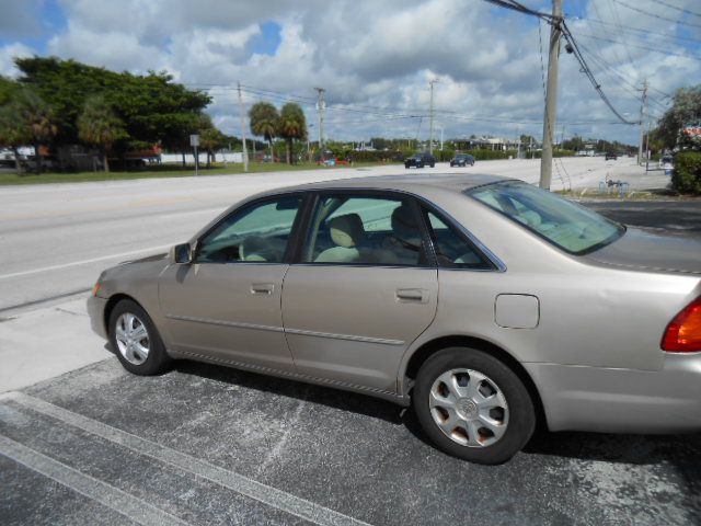Photo 3 of this TOYOTA AVALON