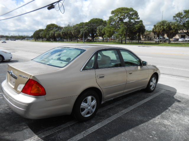 Photo 4 of this TOYOTA AVALON