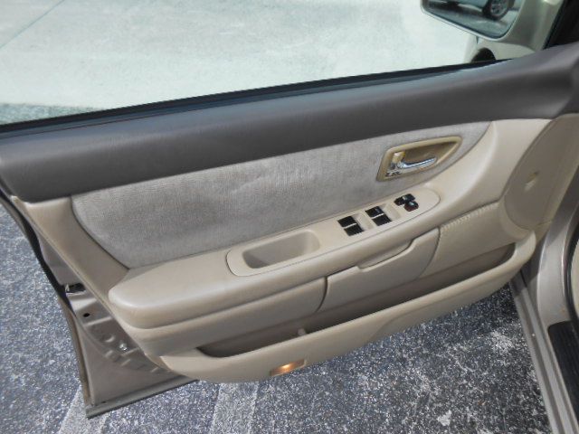 Photo 8 of this TOYOTA AVALON