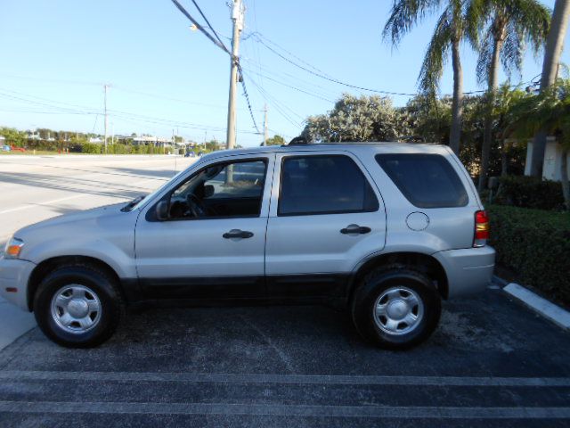 Photo 2 of this FORD ESCAPE