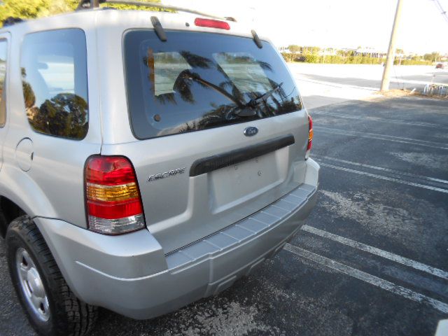 Photo 4 of this FORD ESCAPE