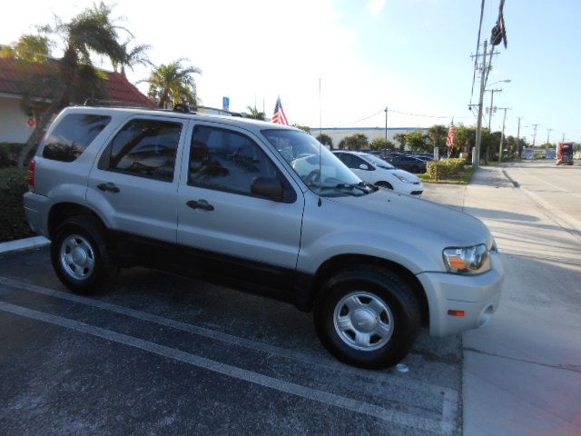 Photo 7 of this FORD ESCAPE