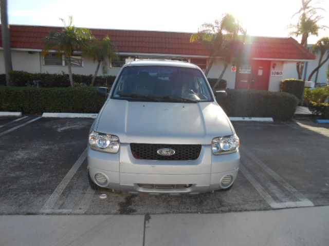 Photo 8 of this FORD ESCAPE