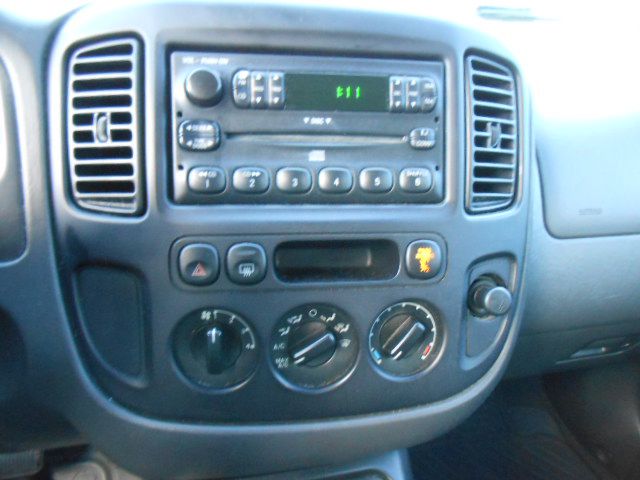Photo 17 of this FORD ESCAPE
