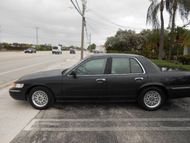 Photo 2 of this MERCURY GRAND MARQUIS