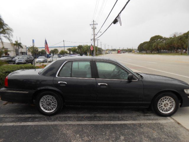 Photo 5 of this MERCURY GRAND MARQUIS