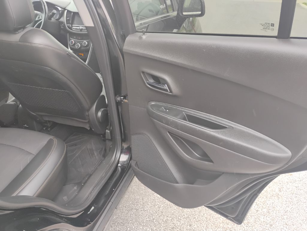 Photo 13 of this CHEVROLET TRAX
