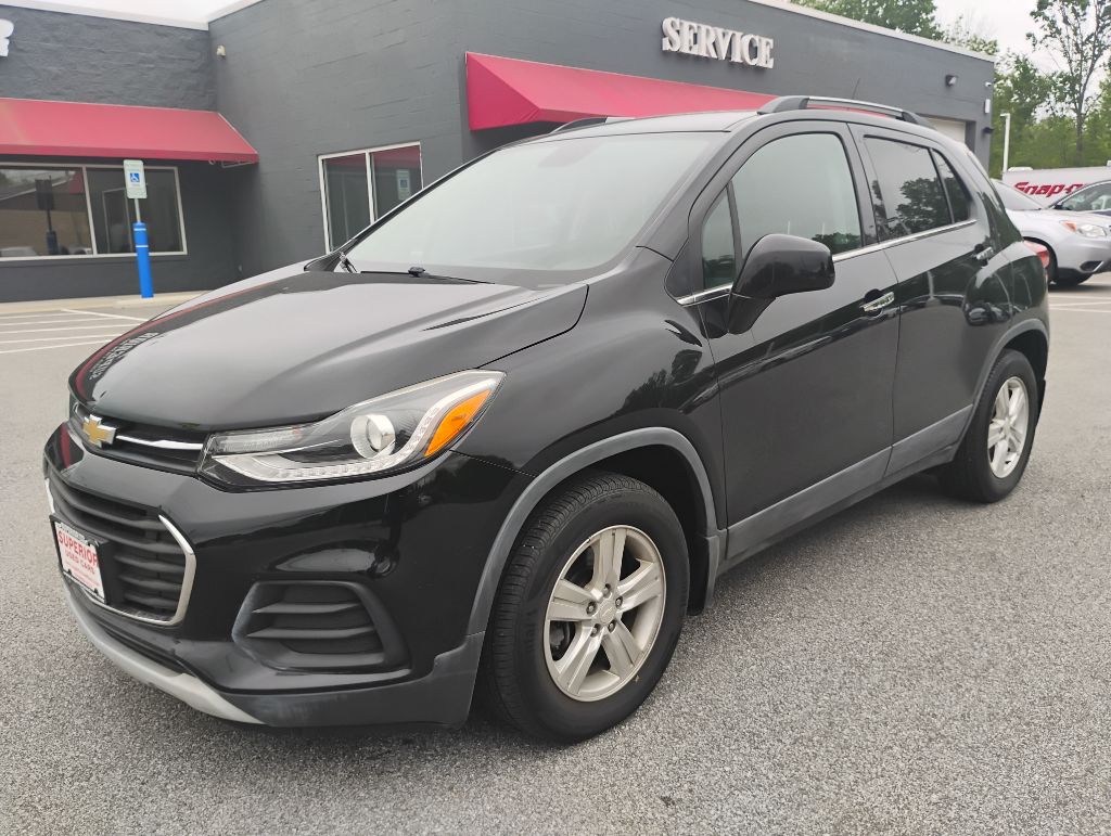 Photo 2 of this CHEVROLET TRAX