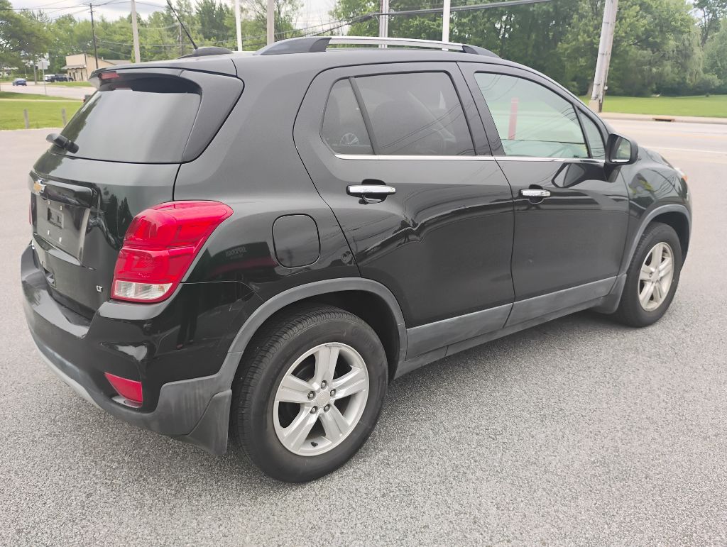 Photo 8 of this CHEVROLET TRAX