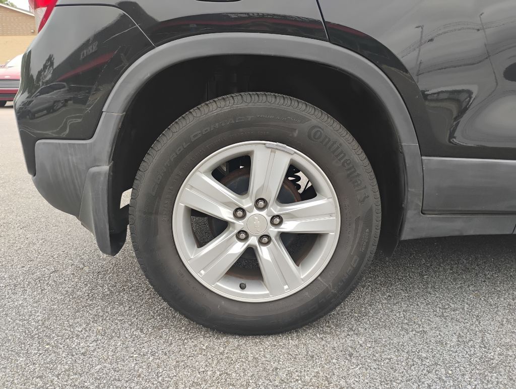 Photo 24 of this CHEVROLET TRAX