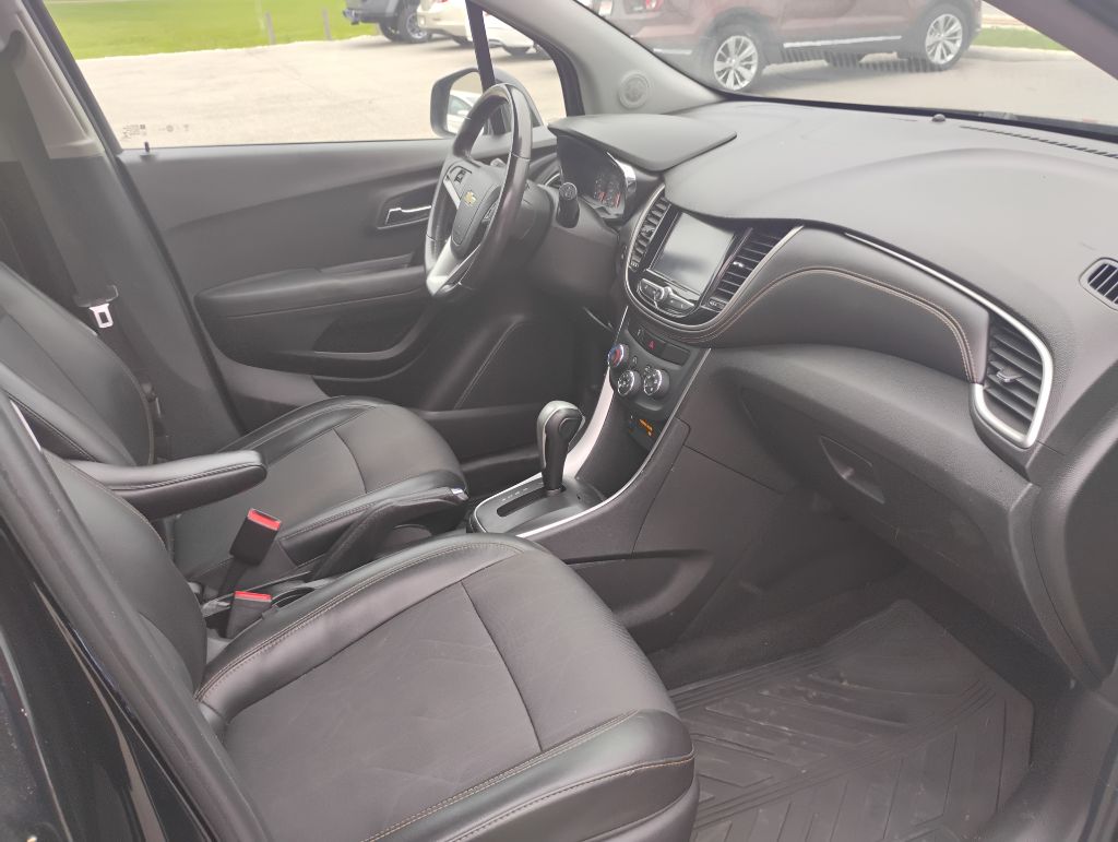 Photo 11 of this CHEVROLET TRAX