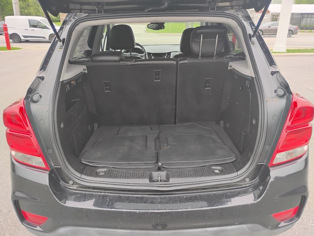 Photo 15 of this CHEVROLET TRAX