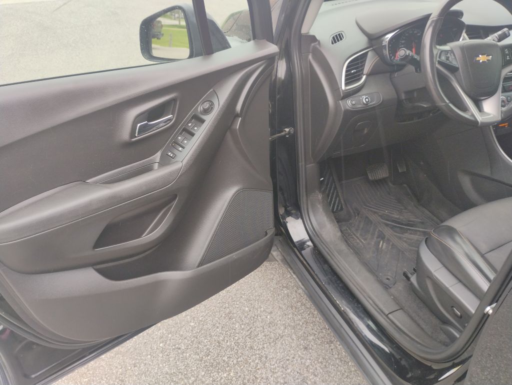 Photo 19 of this CHEVROLET TRAX