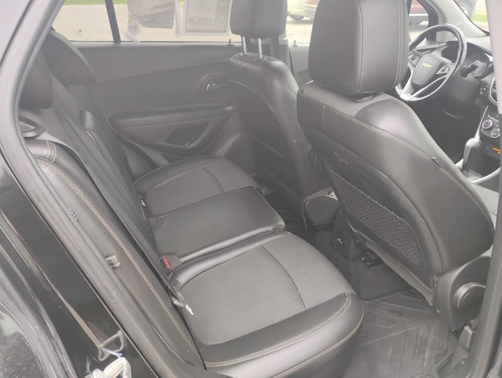 Photo 14 of this CHEVROLET TRAX