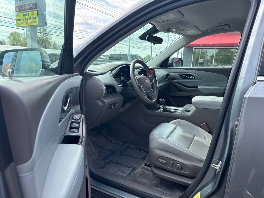 Photo 12 of this CHEVROLET TRAVERSE