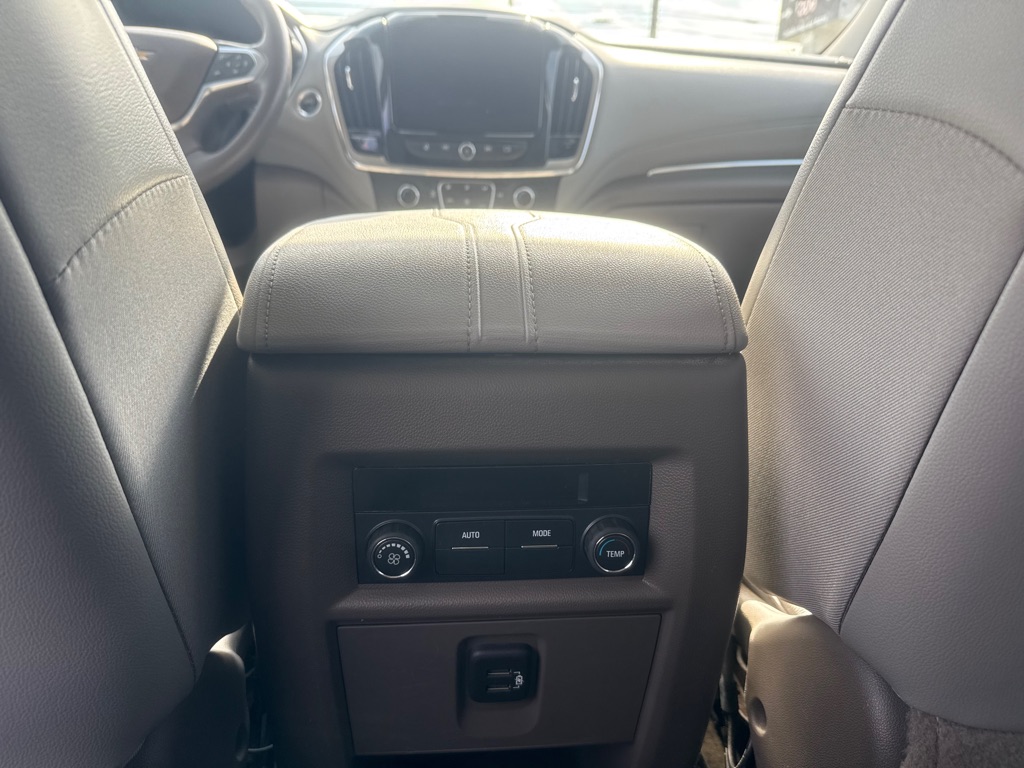 Photo 18 of this CHEVROLET TRAVERSE