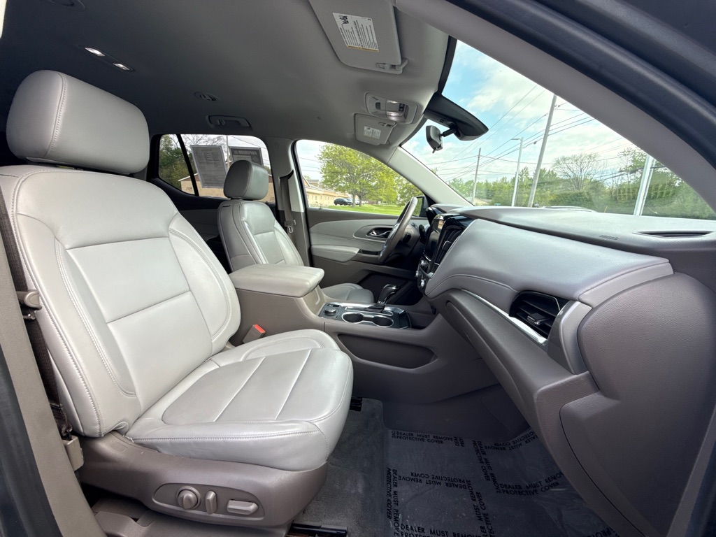 Photo 16 of this CHEVROLET TRAVERSE