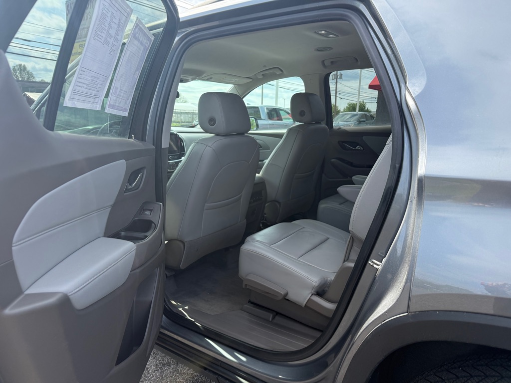 Photo 9 of this CHEVROLET TRAVERSE