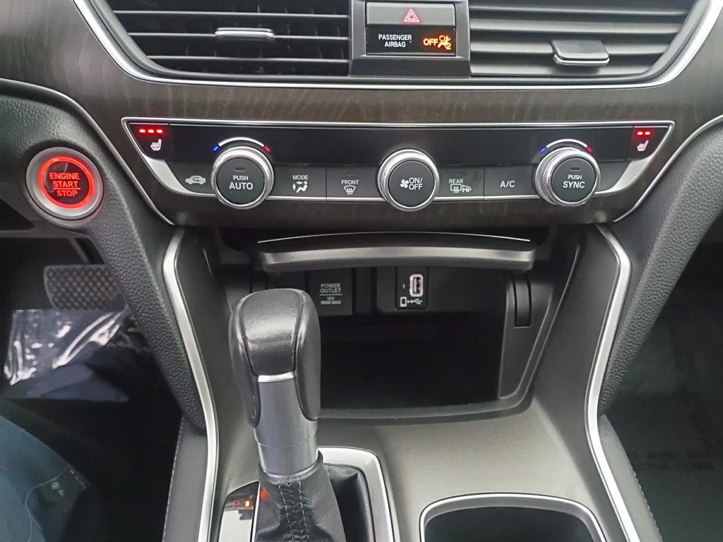 Photo 18 of this HONDA ACCORD