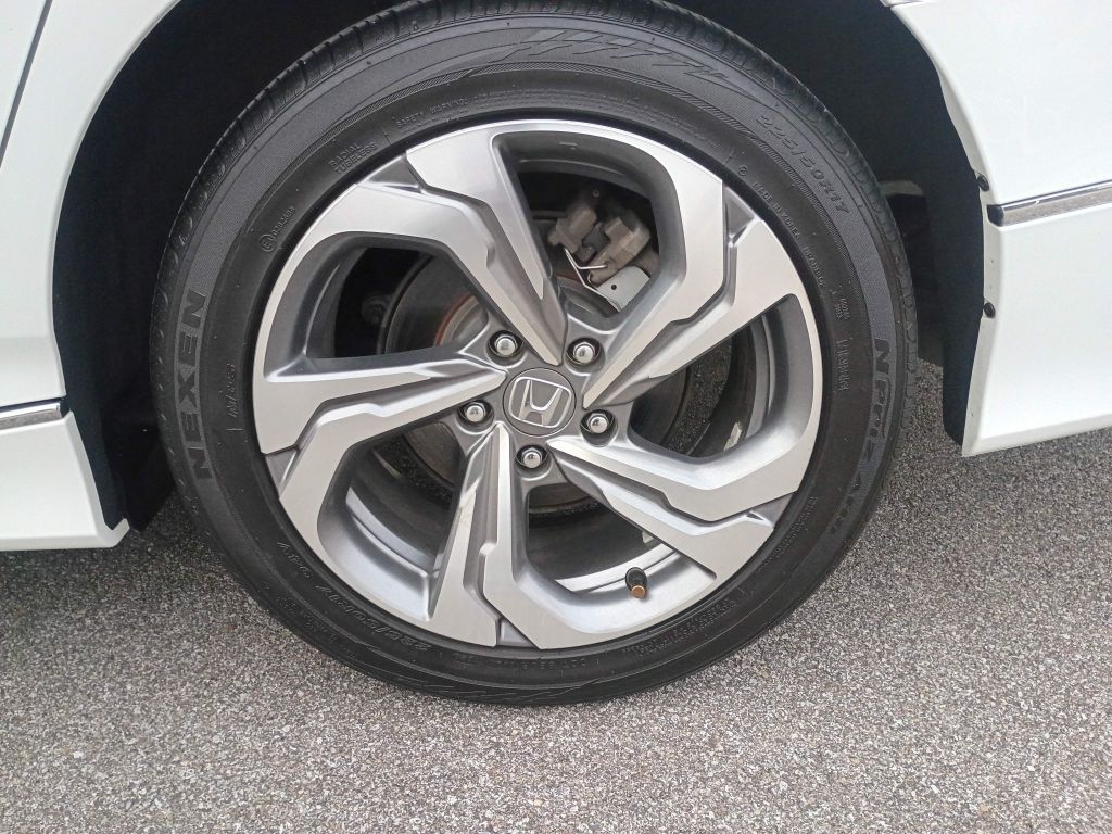 Photo 23 of this HONDA ACCORD