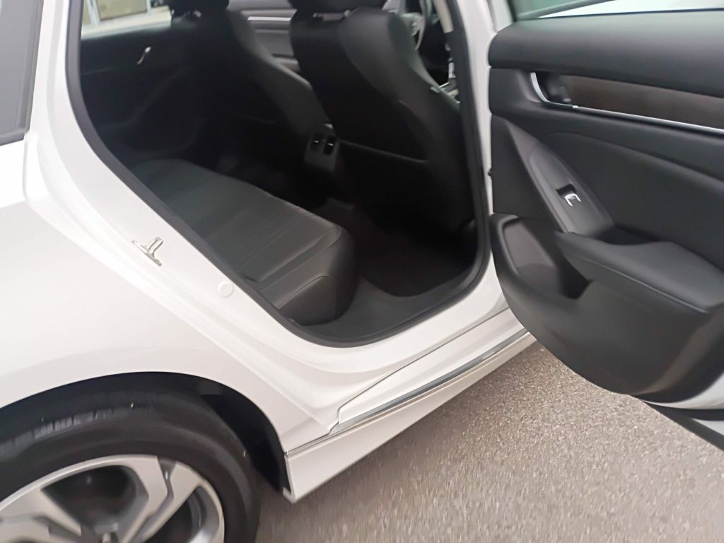Photo 13 of this HONDA ACCORD