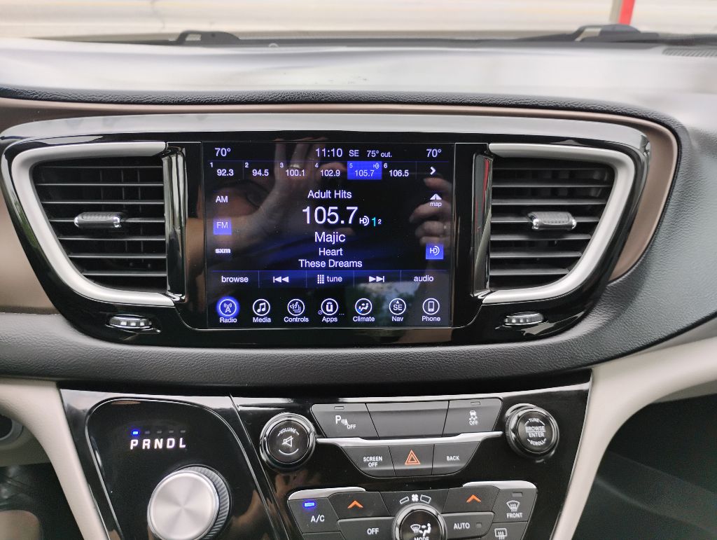 Photo 19 of this CHRYSLER PACIFICA