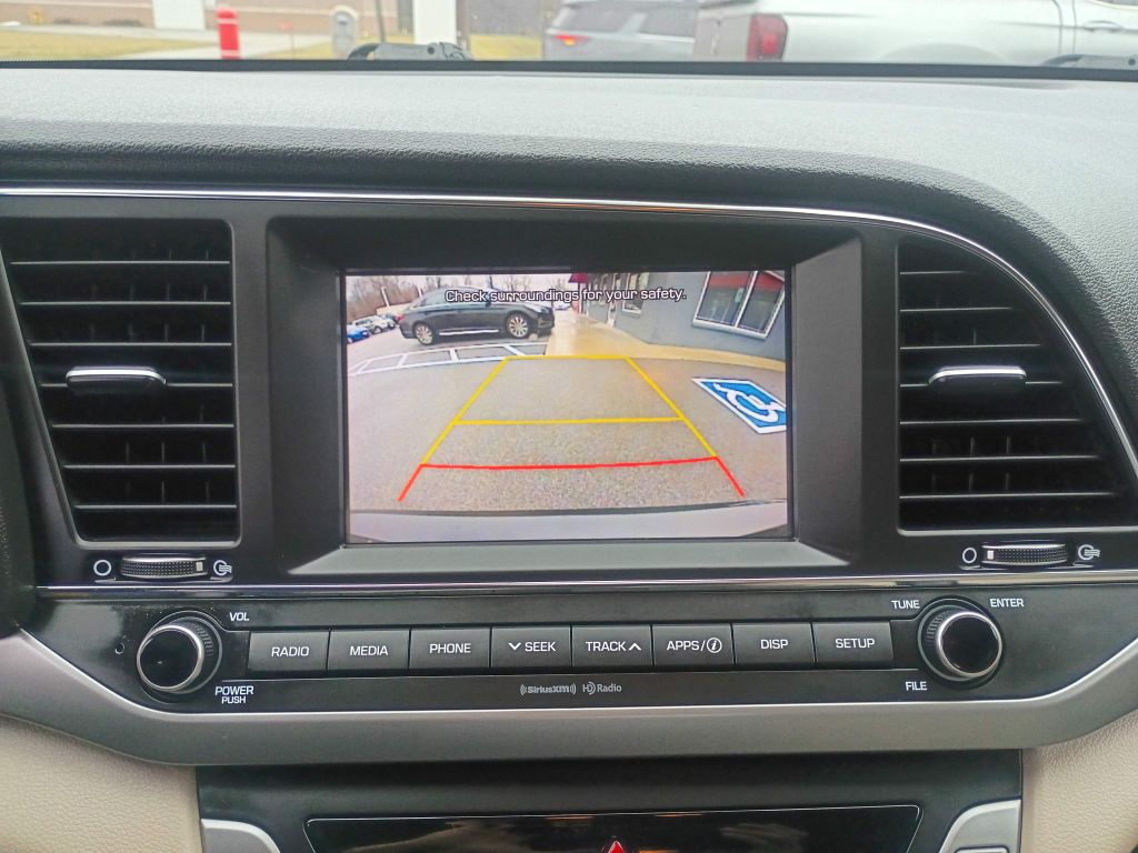 Photo 17 of this HYUNDAI ELANTRA