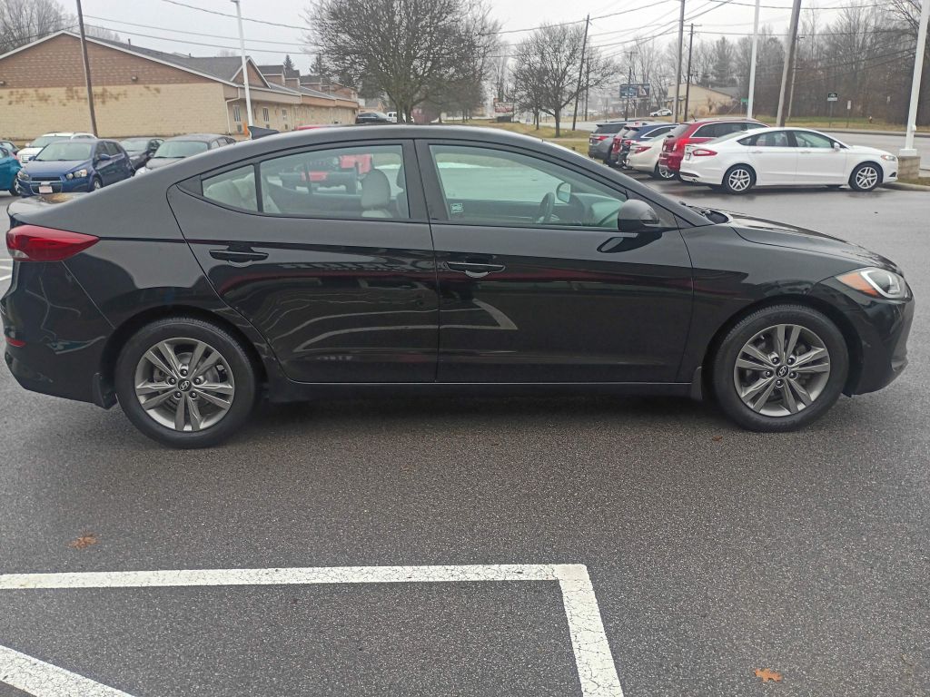 Photo 6 of this HYUNDAI ELANTRA