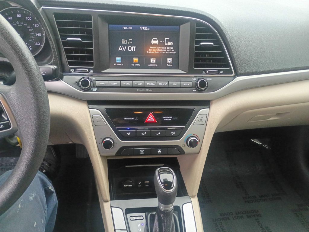 Photo 16 of this HYUNDAI ELANTRA