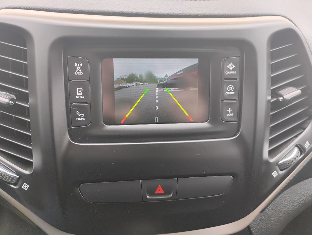 Photo 15 of this JEEP GRAND CHEROKEE