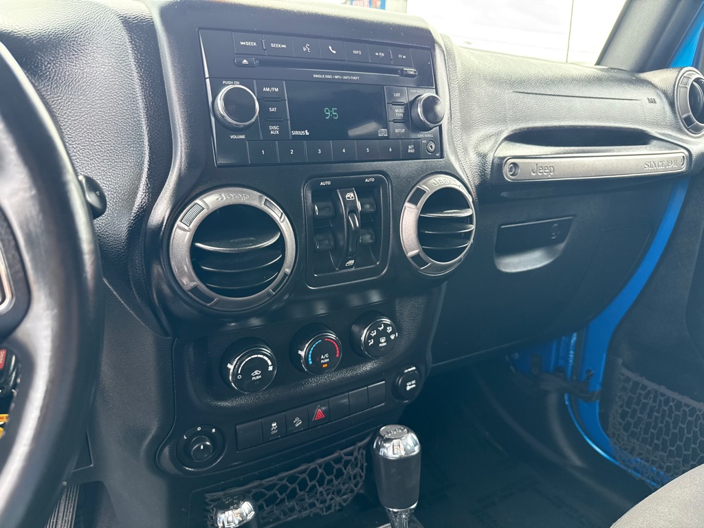 Photo 18 of this JEEP WRANGLER UNLIMI