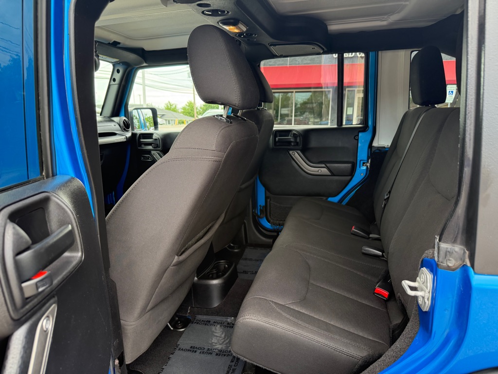 Photo 13 of this JEEP WRANGLER UNLIMI