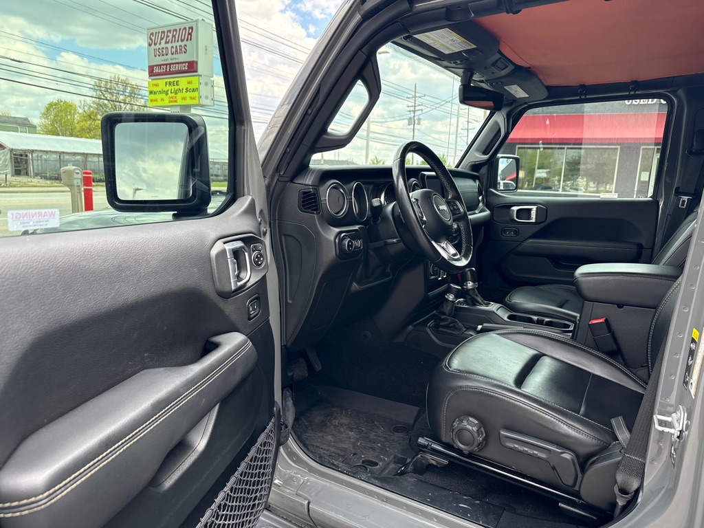 Photo 10 of this JEEP GLADIATOR