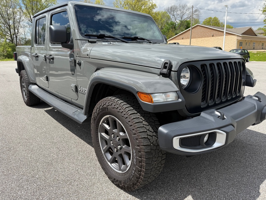 Photo 5 of this JEEP GLADIATOR