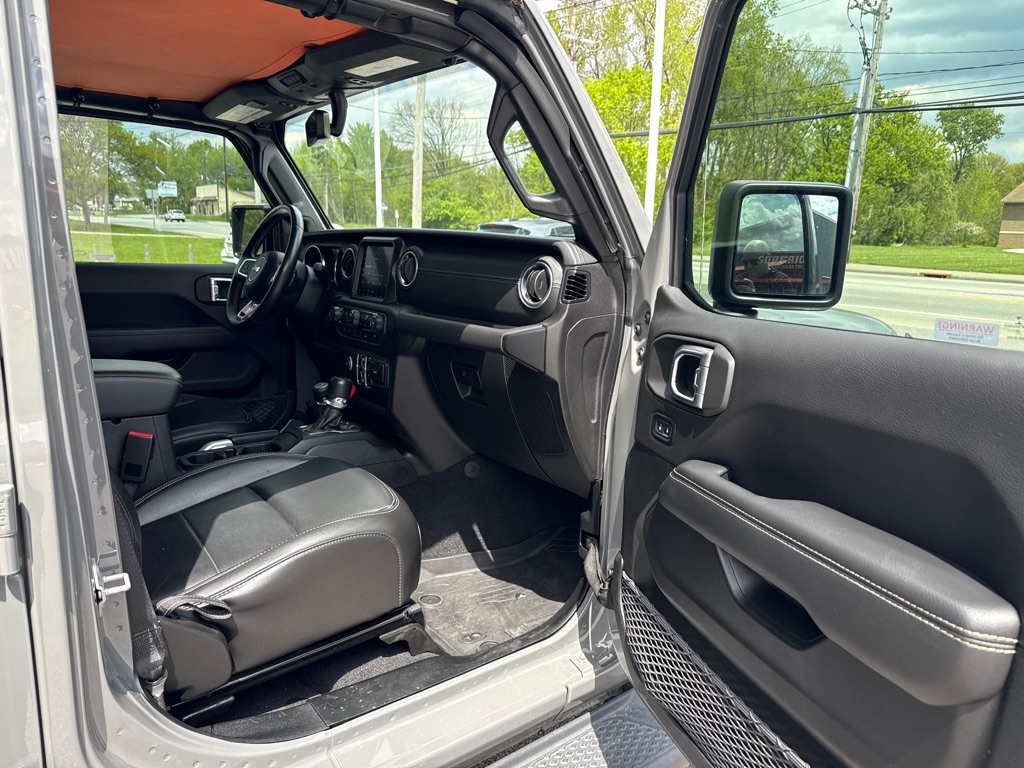 Photo 19 of this JEEP GLADIATOR
