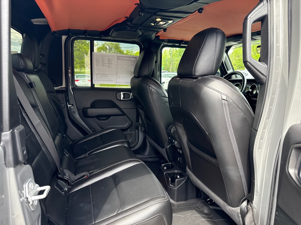 Photo 17 of this JEEP GLADIATOR