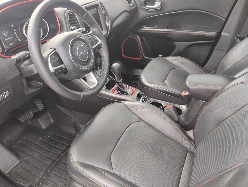 Photo 17 of this JEEP COMPASS