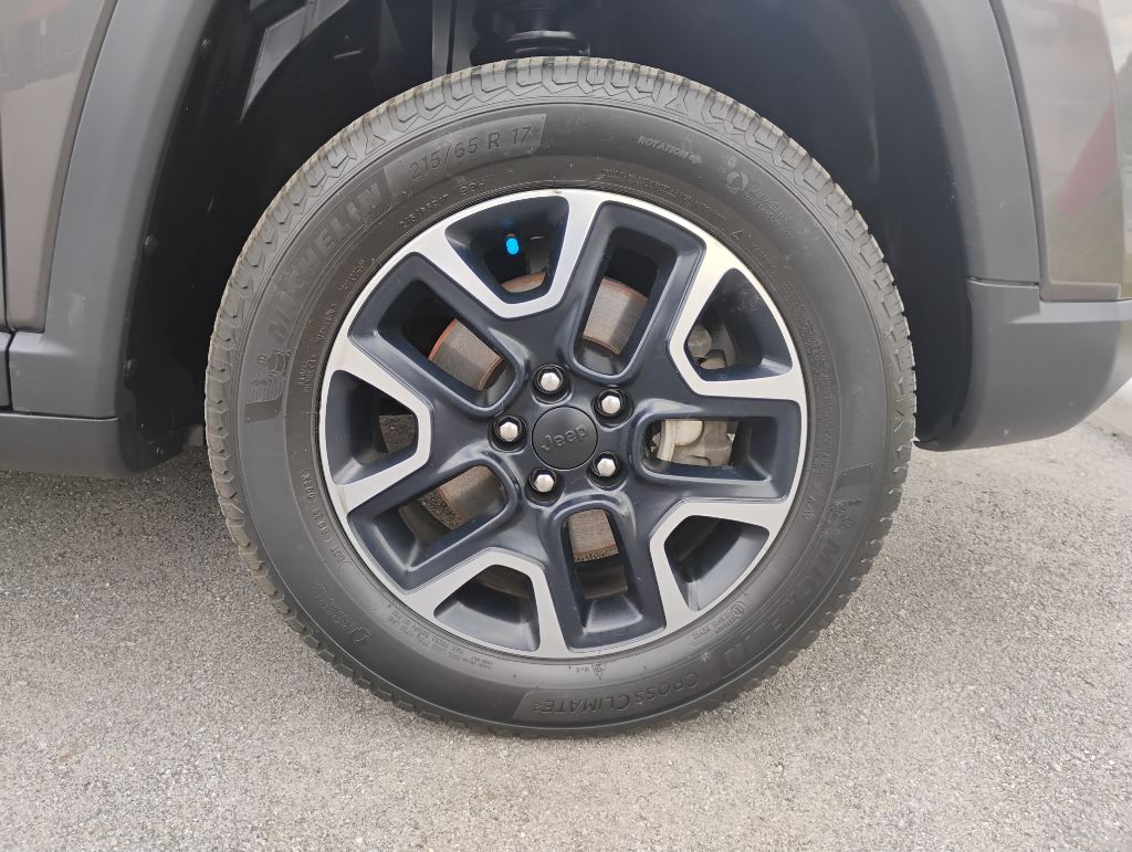Photo 26 of this JEEP COMPASS