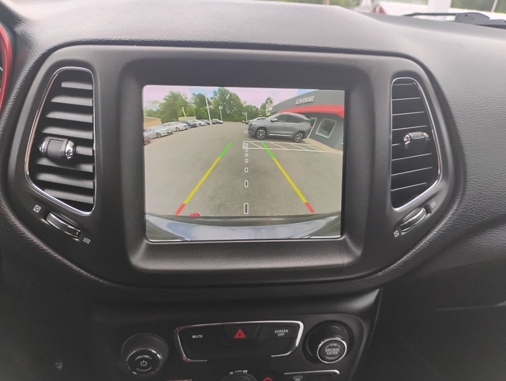 Photo 23 of this JEEP COMPASS