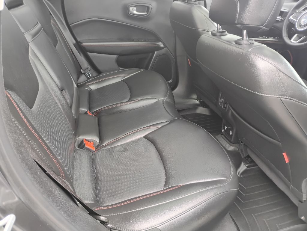 Photo 12 of this JEEP COMPASS