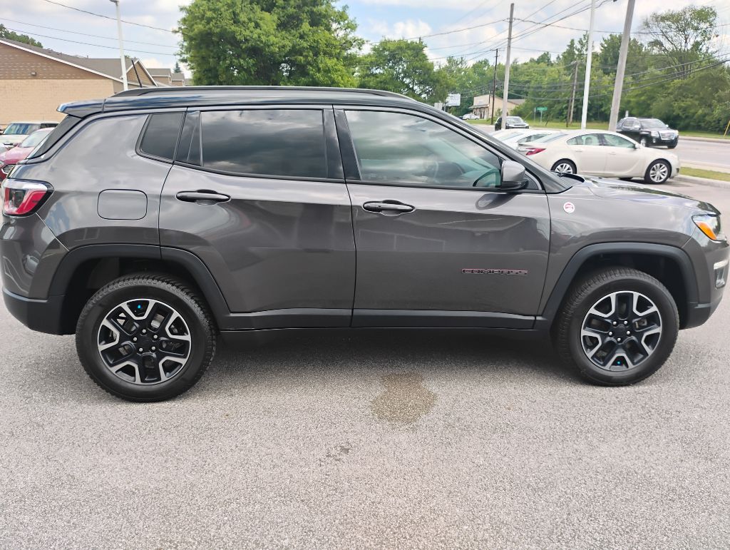 Photo 8 of this JEEP COMPASS
